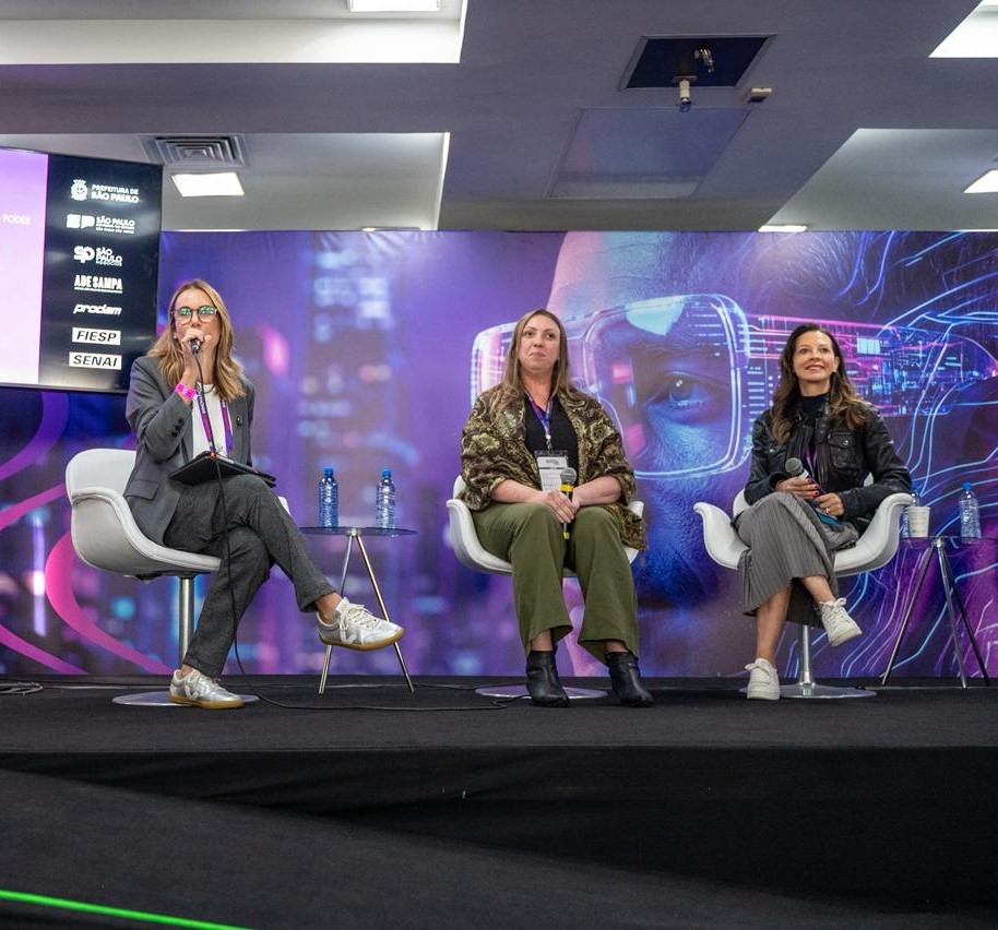 Fabiana Raulino no painel do São Paulo Innovation Week